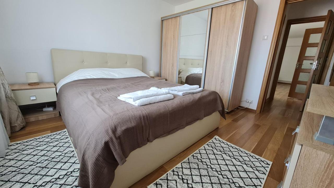 Vs Central Apartment Otopeni Exterior photo